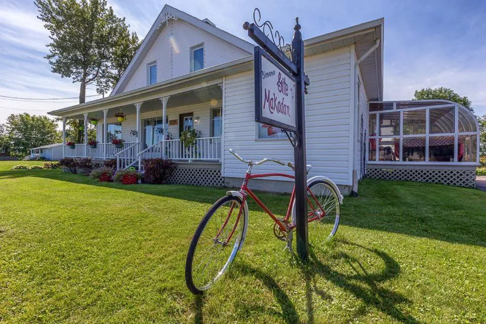 Les Gîtes Makadan hotel hero