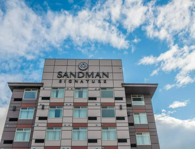 Sandman Signature Calgary Airport Hotel hotel detail image 2
