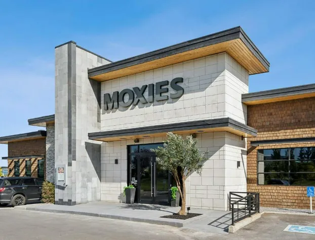 Sandman Signature Calgary Airport Hotel hotel detail image 4