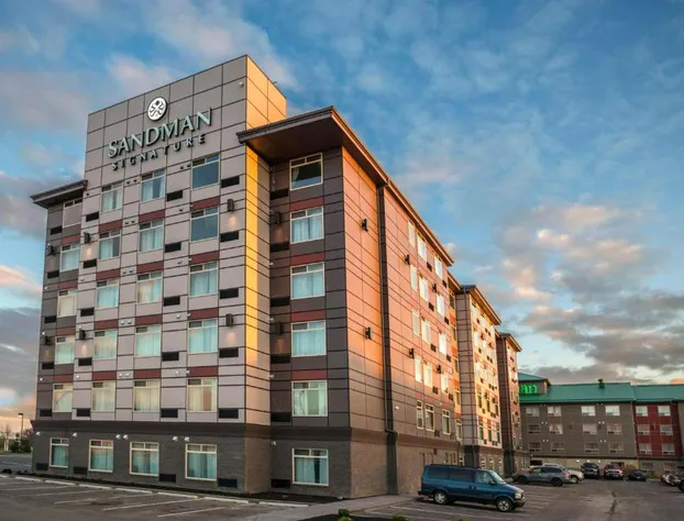 Sandman Signature Calgary Airport Hotel hotel detail image 1