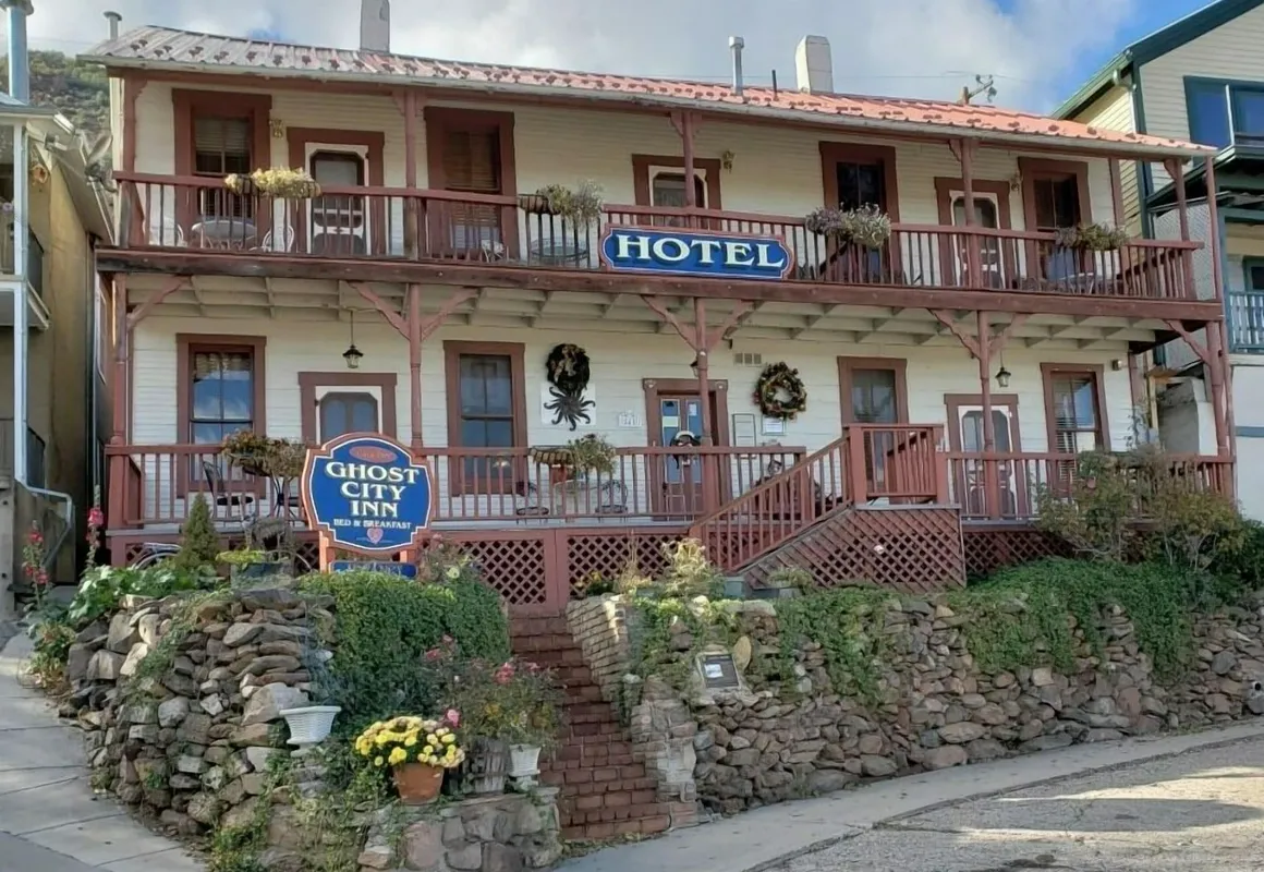 Ghost City Inn hotel hero