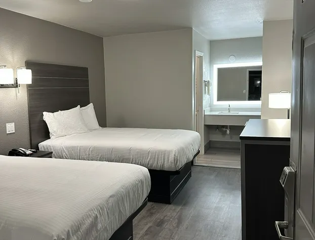 Sleepy Traveler Motel hotel detail image 2