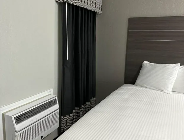 Sleepy Traveler Motel hotel detail image 2