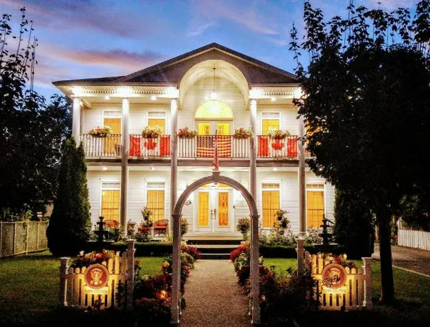 The White House Boutique Bed & Breakfast hotel detail image 1