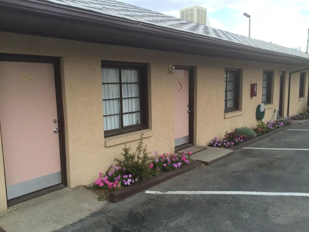 Cody Motel hotel hero