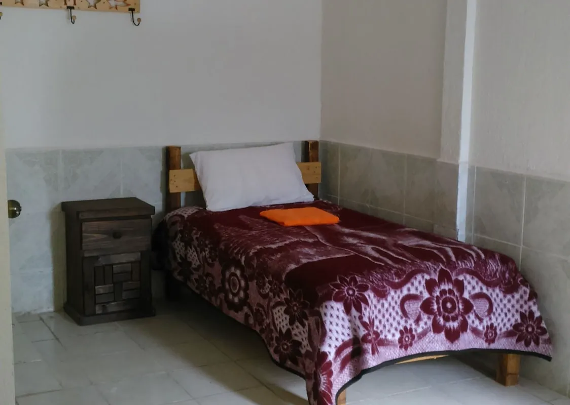 Eva's paradise hotel hero