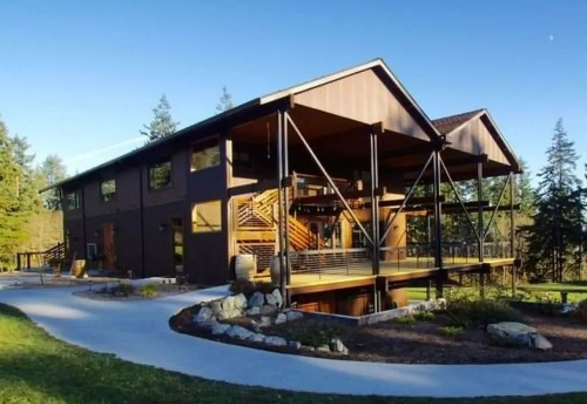 Comforts of Whidbey hotel hero