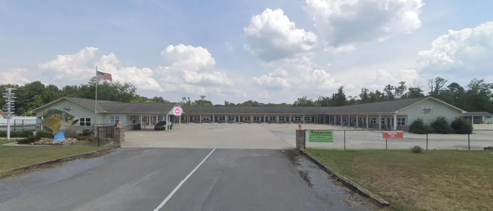 Weiss Lake Lodge hotel hero