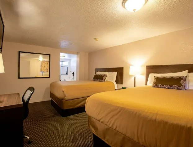 Royal American Inn hotel detail image 4