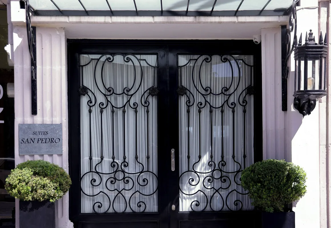 Suites San Pedro hotel hero