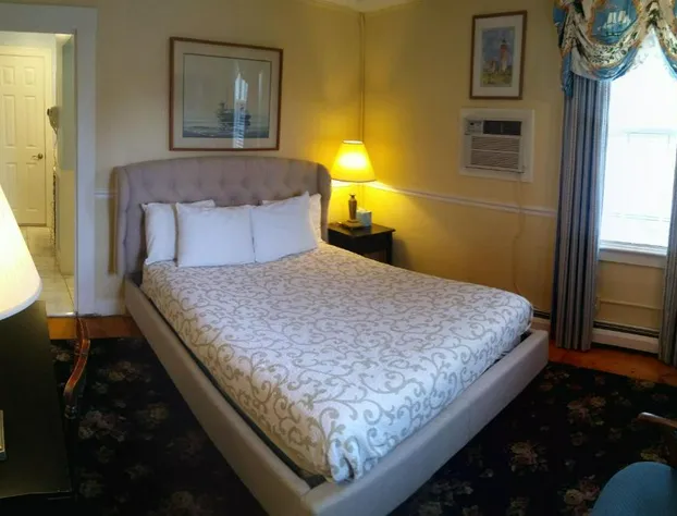 Bellevue House hotel detail image 4