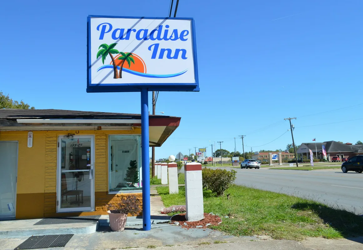 Paradise Inn hotel hero