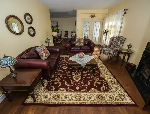 Moonstone Manor Bed & Breakfast hotel detail image 2