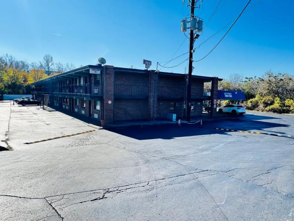 Cumberland Inn near downtown hotel hero