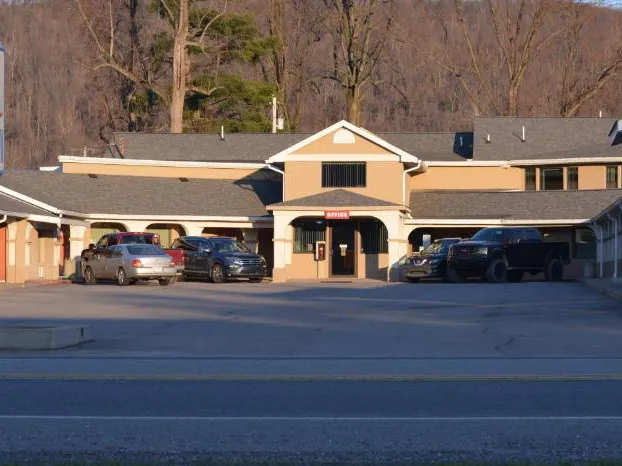 Travelers Inn hotel detail image 1