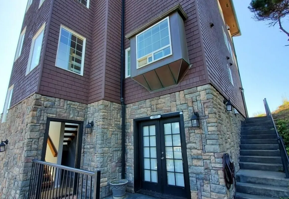 Nelscott Manor hotel hero