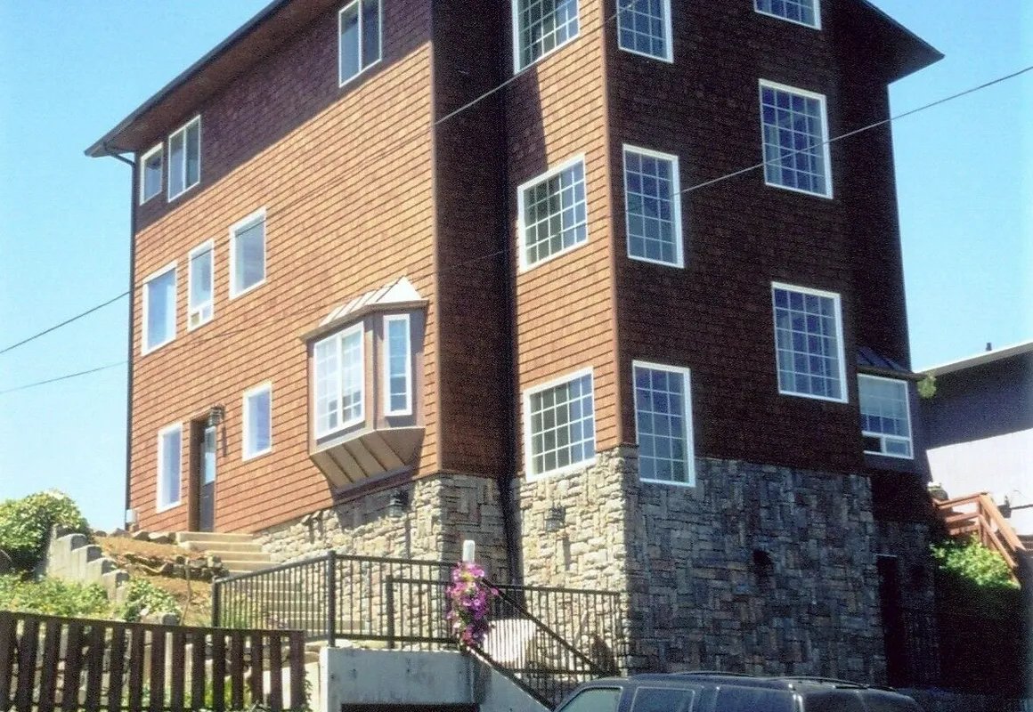 Nelscott Manor hotel hero