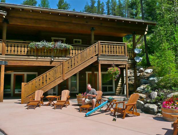 Glacier Guides Lodge hotel detail image 1