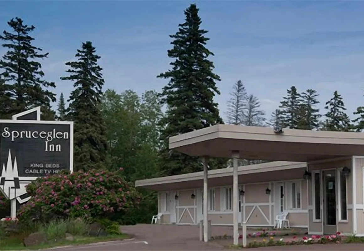 Spruceglen Inn hotel hero