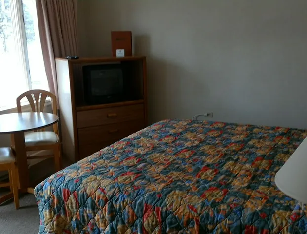 Spruceglen Inn hotel detail image 4