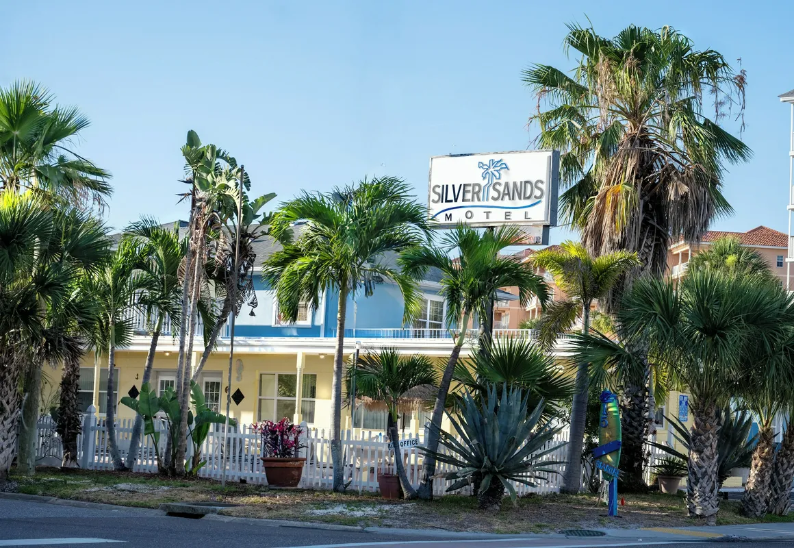 Silver Sands Motel hotel hero