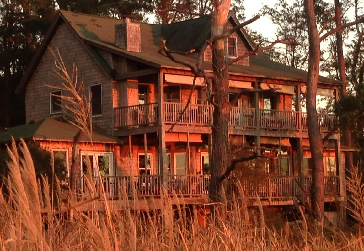 Cypress Moon Inn hotel hero