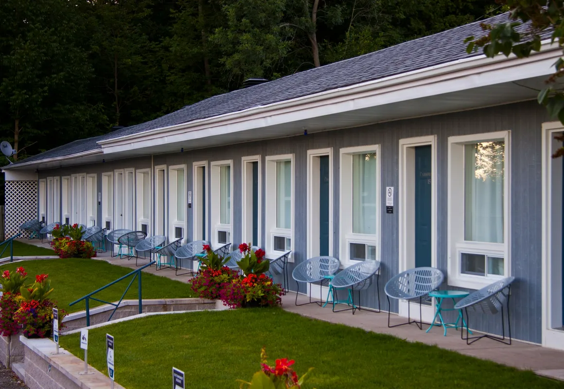 La CACHE du LAC hotel hero