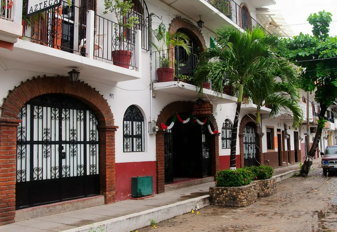 Hotel Azteca hotel hero