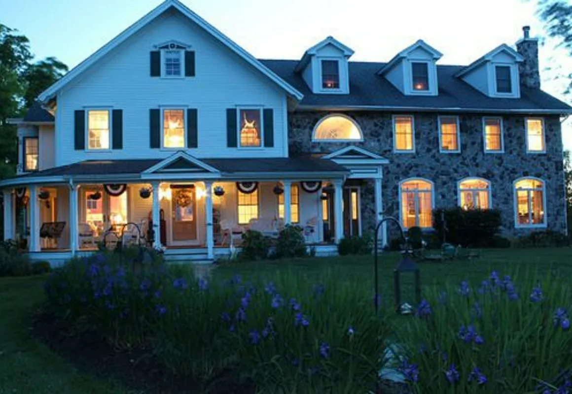 Maple Shade Bed & Breakfast hotel hero