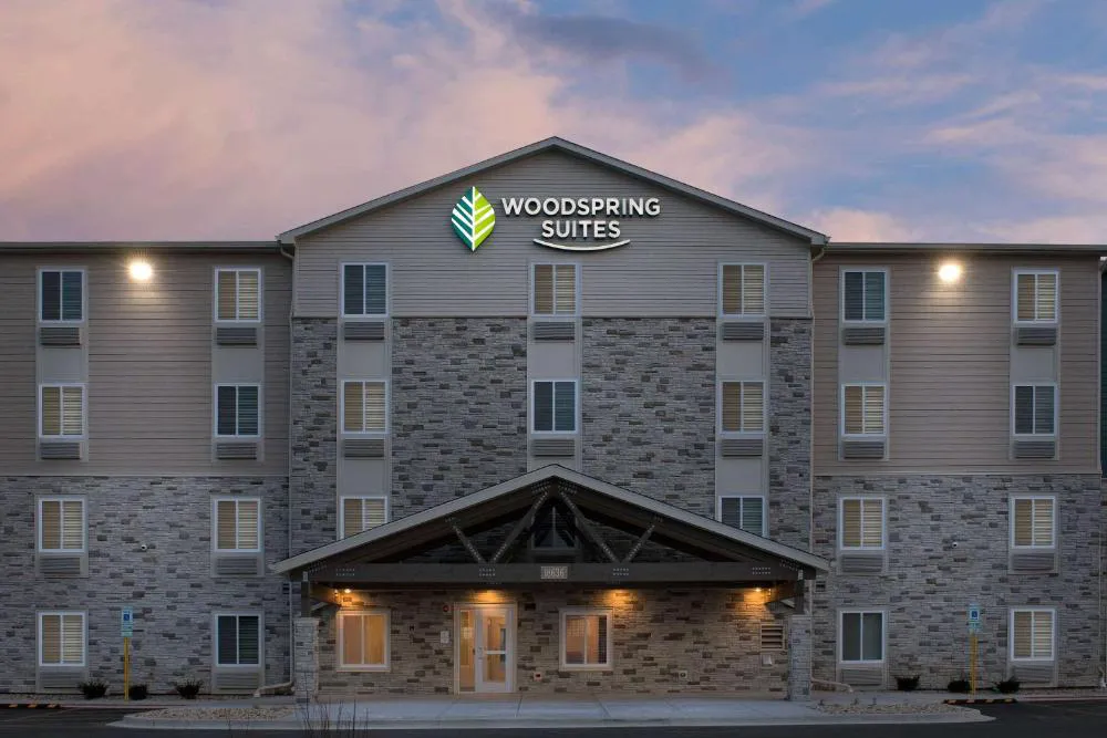 WoodSpring Suites Chicago Tinley Park hotel hero