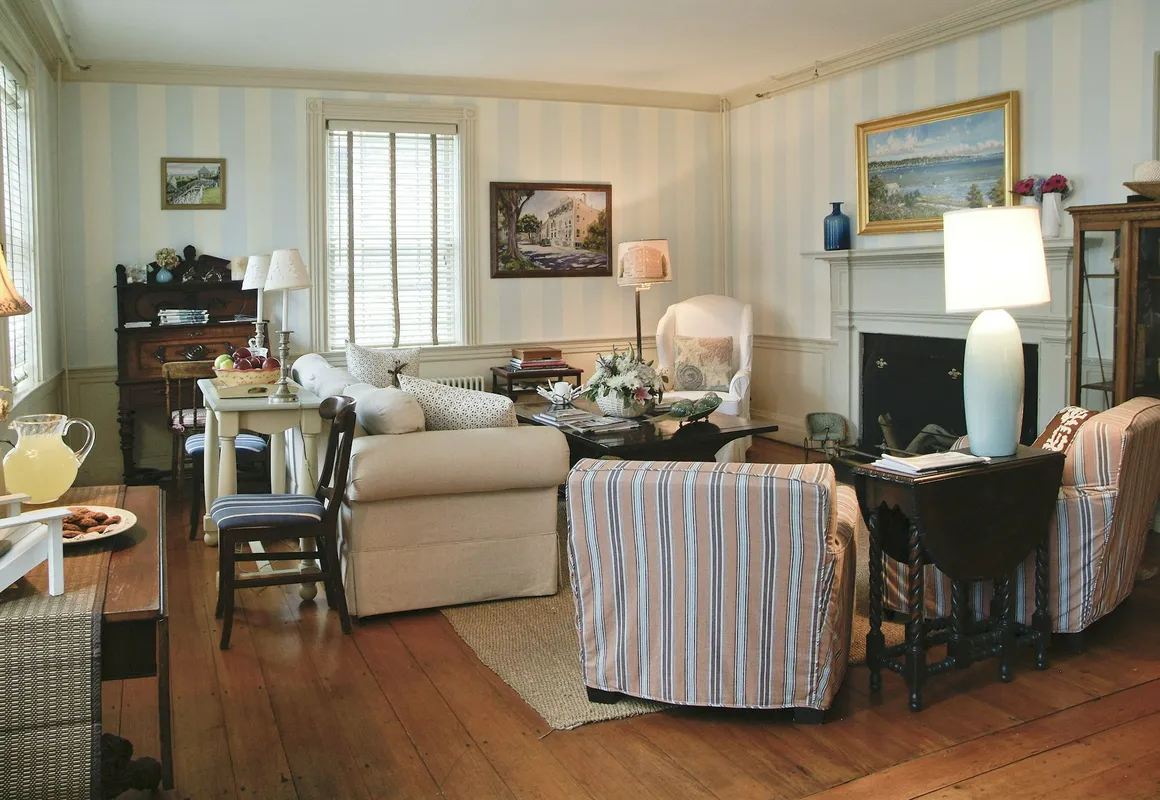 Ships Inn hotel hero