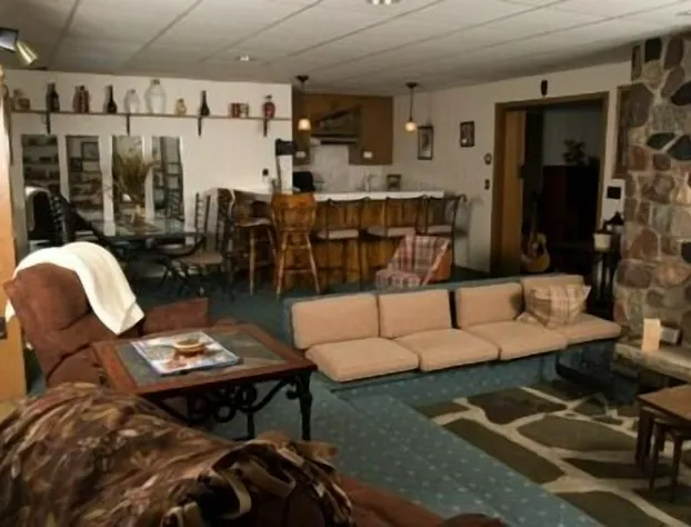 Valhalla Hillside Inn hotel detail image 1