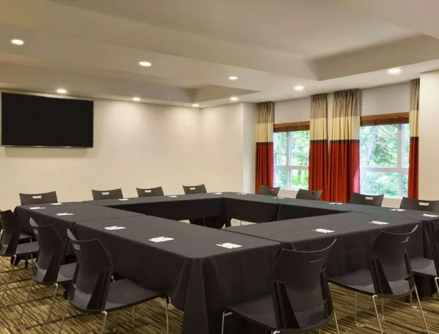 Microtel Inn & Suites by Wyndham Oyster Bay hotel detail image 2