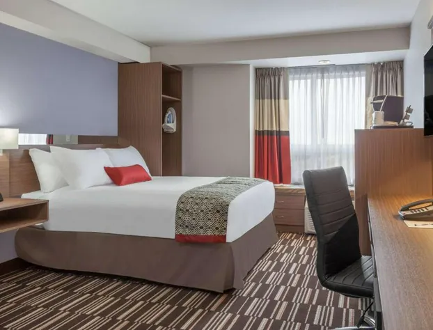 Microtel Inn & Suites by Wyndham Oyster Bay hotel detail image 4