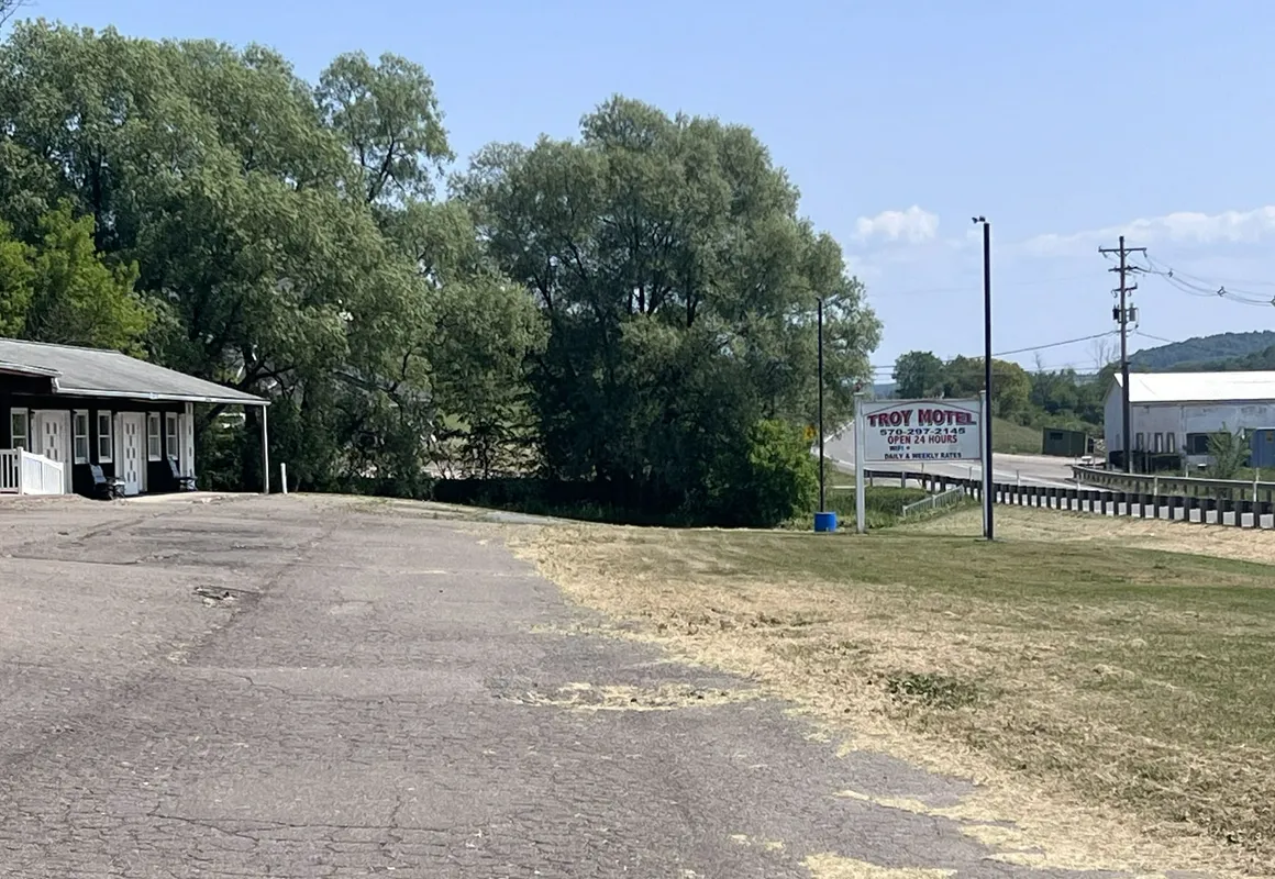 Troy Motel hotel hero