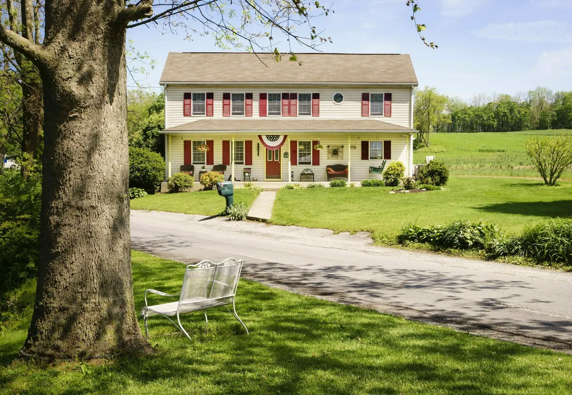 Red Cardinal Bed and Breakfast hotel hero