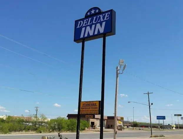 Deluxe Inn Motel hotel detail image 2