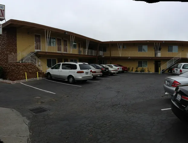 M B Motor Inn hotel detail image 2