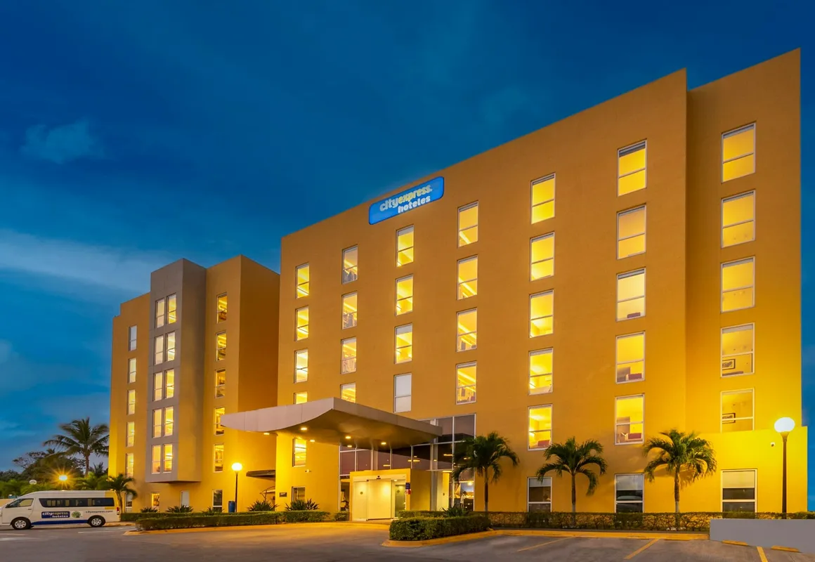 City Express Tuxpan hotel hero