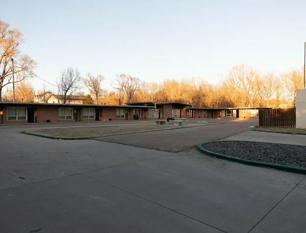 Cedar Inn hotel detail image 2