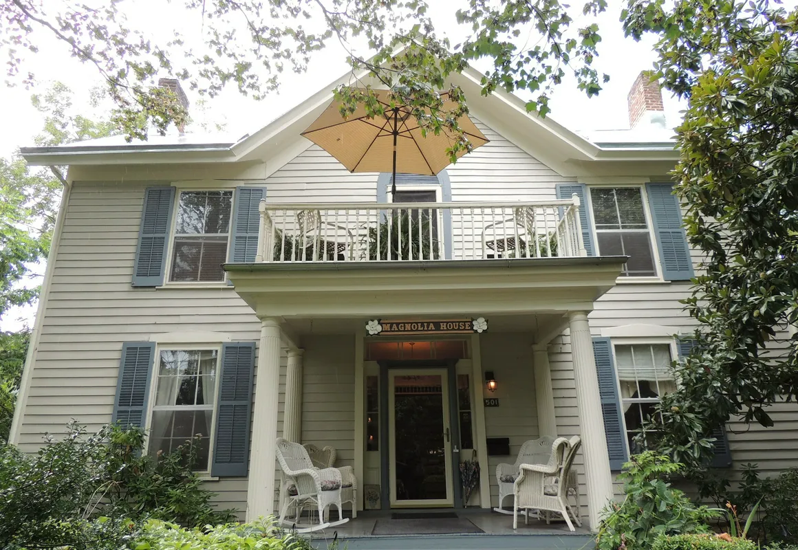 1868 Magnolia House Inn hotel hero