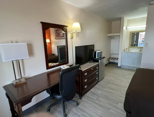 Economy Inn hotel detail image 4