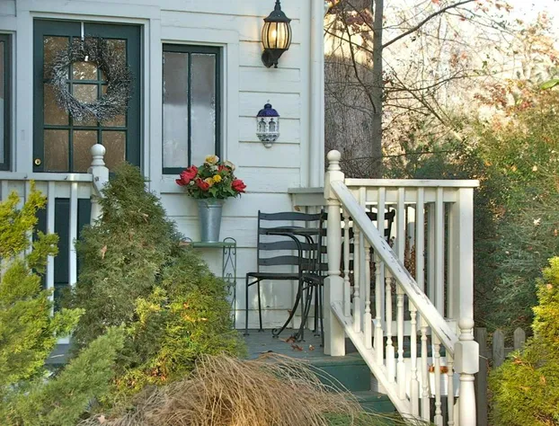 Oakland Cottage Bed & Breakfast hotel detail image 1