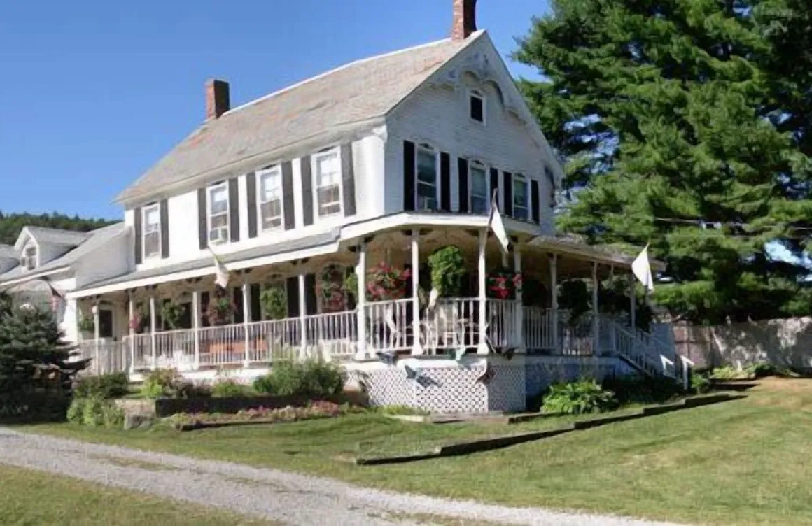 Alynns Butterfly Inn hotel hero