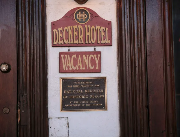 Decker Hotel & Bar hotel detail image 3
