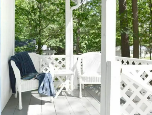 2 River Road Inn and Cottages hotel detail image 4