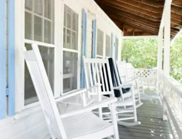 2 River Road Inn and Cottages hotel detail image 2