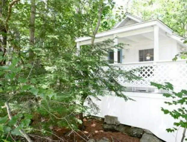 2 River Road Inn and Cottages hotel detail image 3