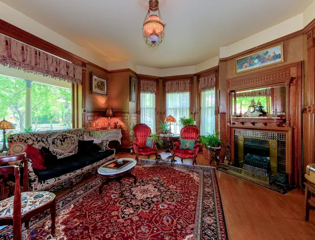 Sanders - Helena's Bed and B hotel detail image 4