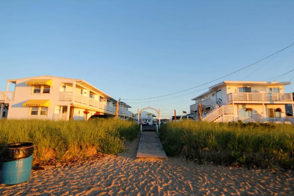 Atlantis Motel hotel hero